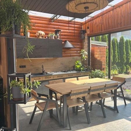 Apartament Oranzeria Kielce Esterno foto